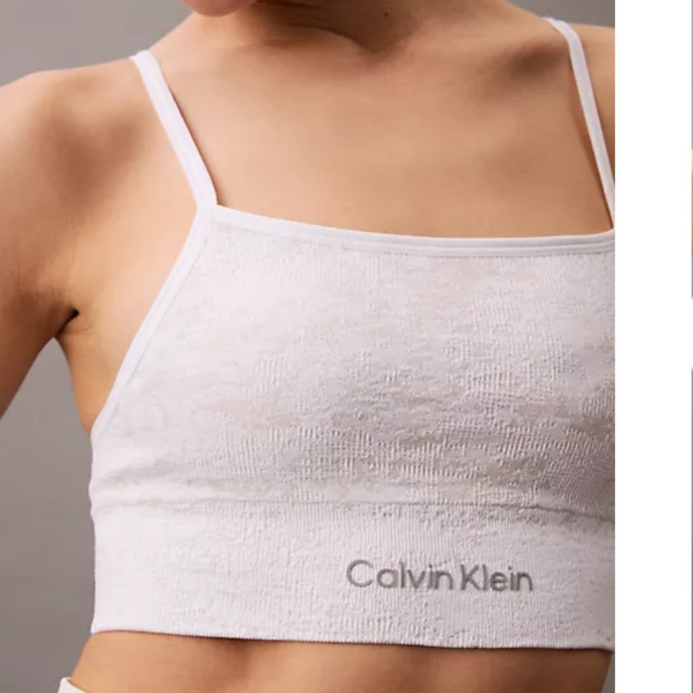 Calvin Klein Women's White Seamless Sports Bra